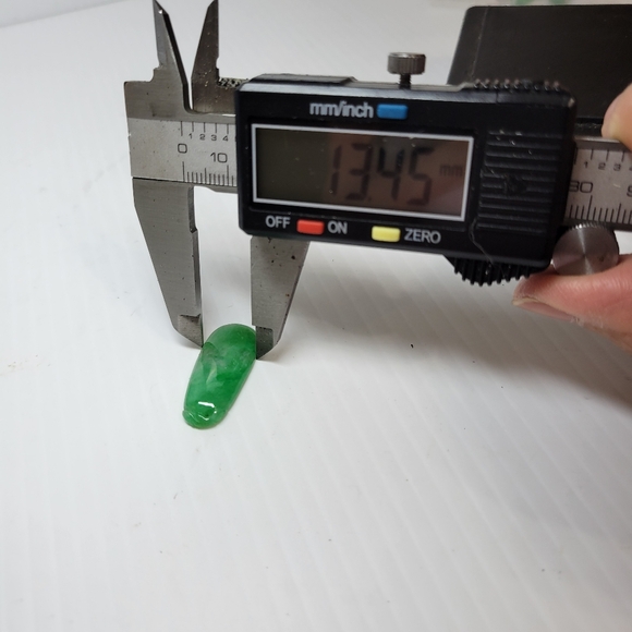 Natural untreated translucent grade A green jade pendant necklace - Picture 6 of 8